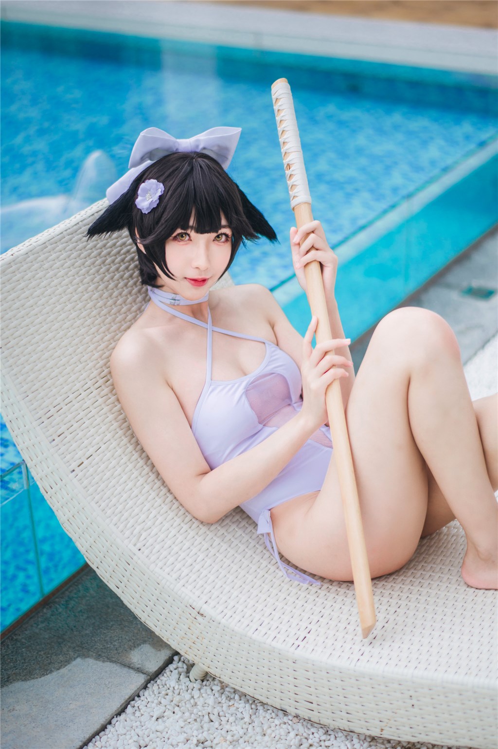 黑料网热潮:当红偶像舞台摔倒,却被质疑故意博热度,zq黑料