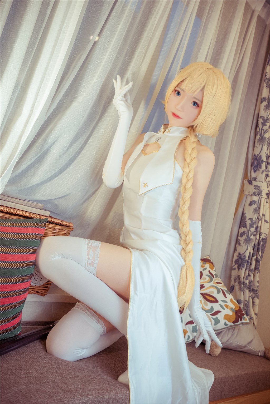 黑料网披露：小花旦公主病引发片场集体抗议，黑料公主小柔